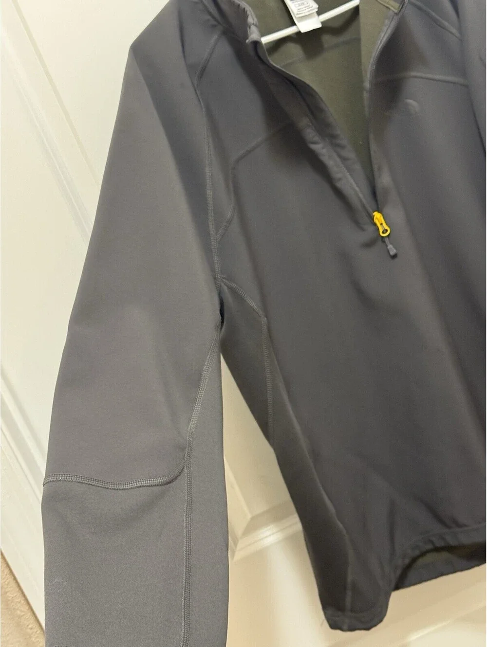 The North Face Men’s XL 1/2 Zip Technical Pullover Gray Yellow Sleeve Pocket